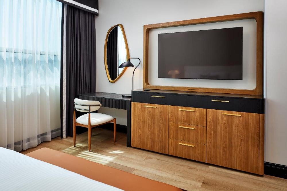Executive King Room interior